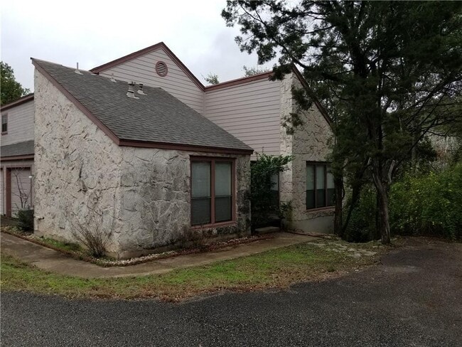Building Photo - 6608 Cat Creek Trail