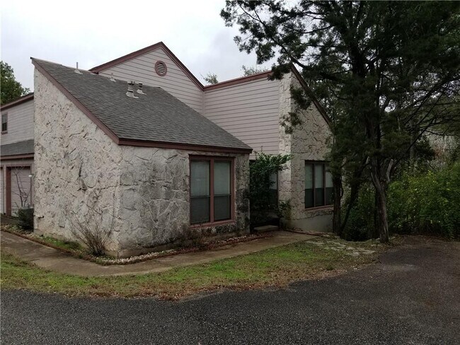 Foto del edificio - 6608 Cat Creek Trail