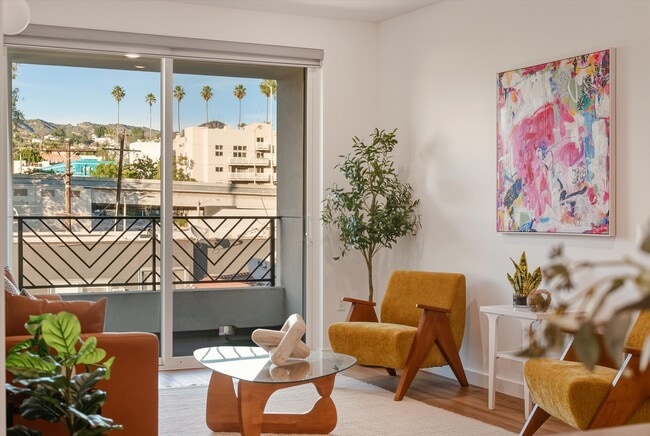 Building Photo - Sophia Hollywood