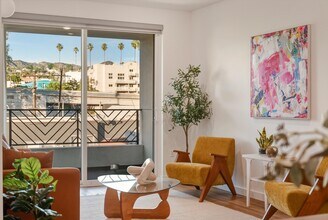Building Photo - Sophia Hollywood