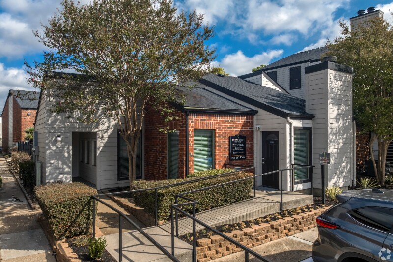 Foto del edificio - 10401 Old Bammel N Houston Rd