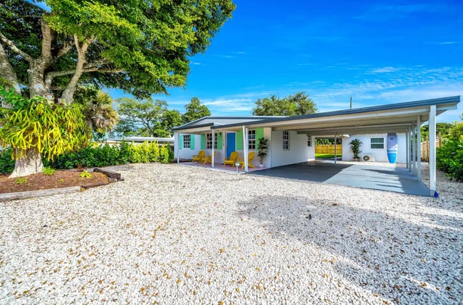 Building Photo - 140 SE 9th Ave