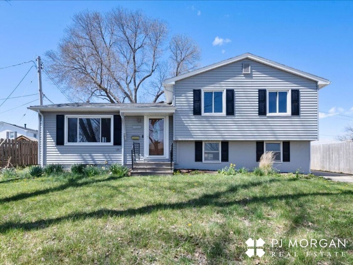 Primary Photo - 3 bedroom, 2 Bathroom Home - Available Now