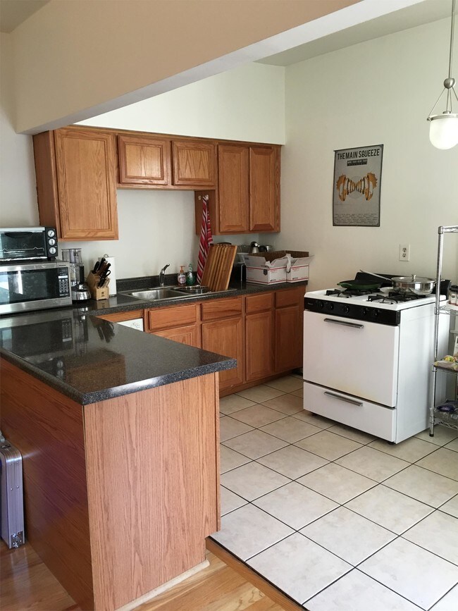 Foto del edificio - 3226 N Kenmore Ave