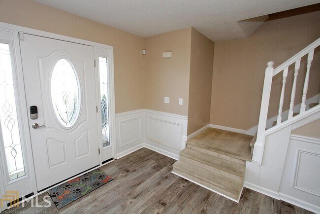 Building Photo - 2042 Ivy Fork Ln