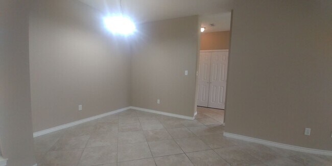 Foto del edificio - College Station - 3 bedroom - 2 bath - 2 c...