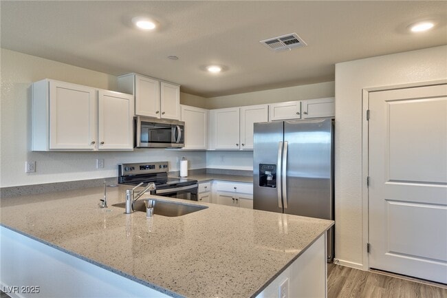 Building Photo - 10913 Heatherford Ave