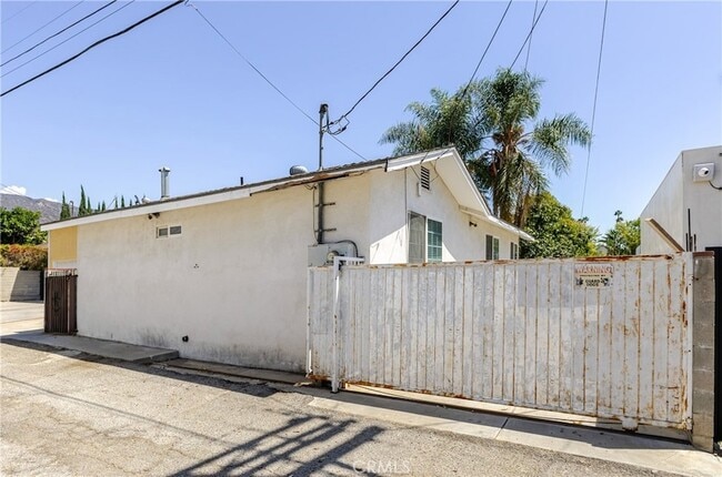 Foto del edificio - 1217 Elm Ave