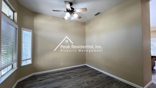 Foto del edificio - Wonderful 3bd/2ba Antelope Home with 2 Car...