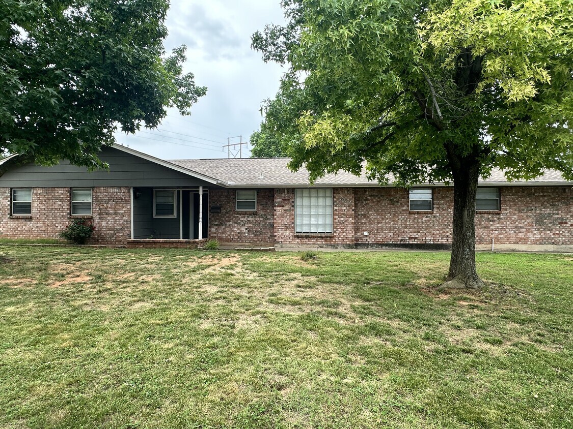 Foto principal - 1100 SW 81st St