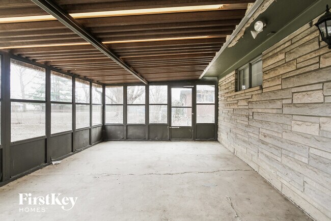Foto del edificio - 1317 Hathaway Dr