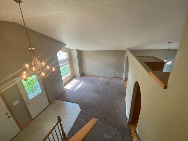 Foto del edificio - 4 Bed 2 Bath Single Family Home