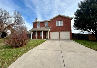 Building Photo - 3109 Pinehurst Ct