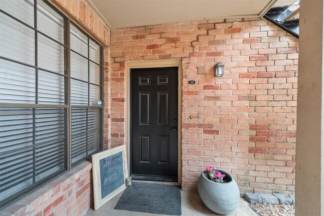 Foto del edificio - 2255 Braeswood Park Dr