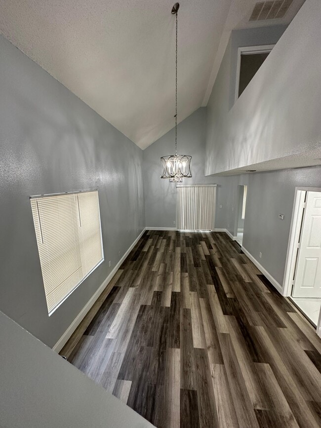 Building Photo - 10973 Traci Lynn Dr