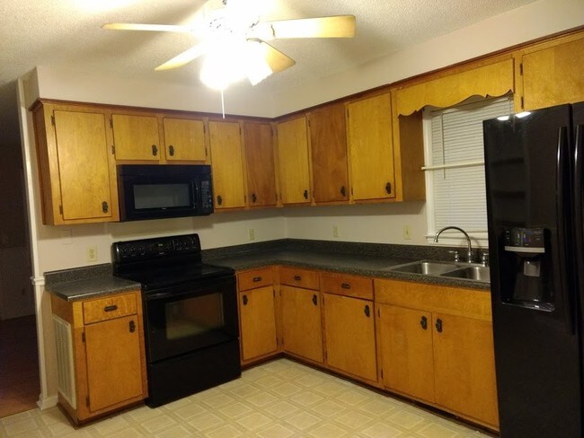 Foto del edificio - 1565 Jefferson Rd