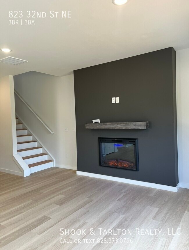 Foto del edificio - 823 32nd St NE