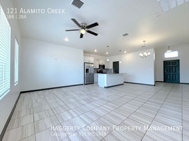 Foto del edificio - 121 Alamito Creek Ave