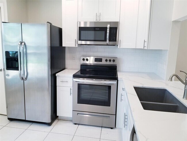 Foto del edificio - 3731 Westheimer Pl Dr