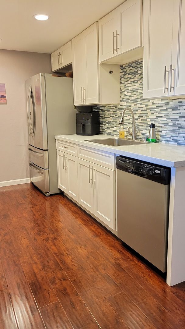Building Photo - Gorgeous Walnut Creek Townhome 2 bedroom, 2.5 bath with 1 car garage in Sunset Park