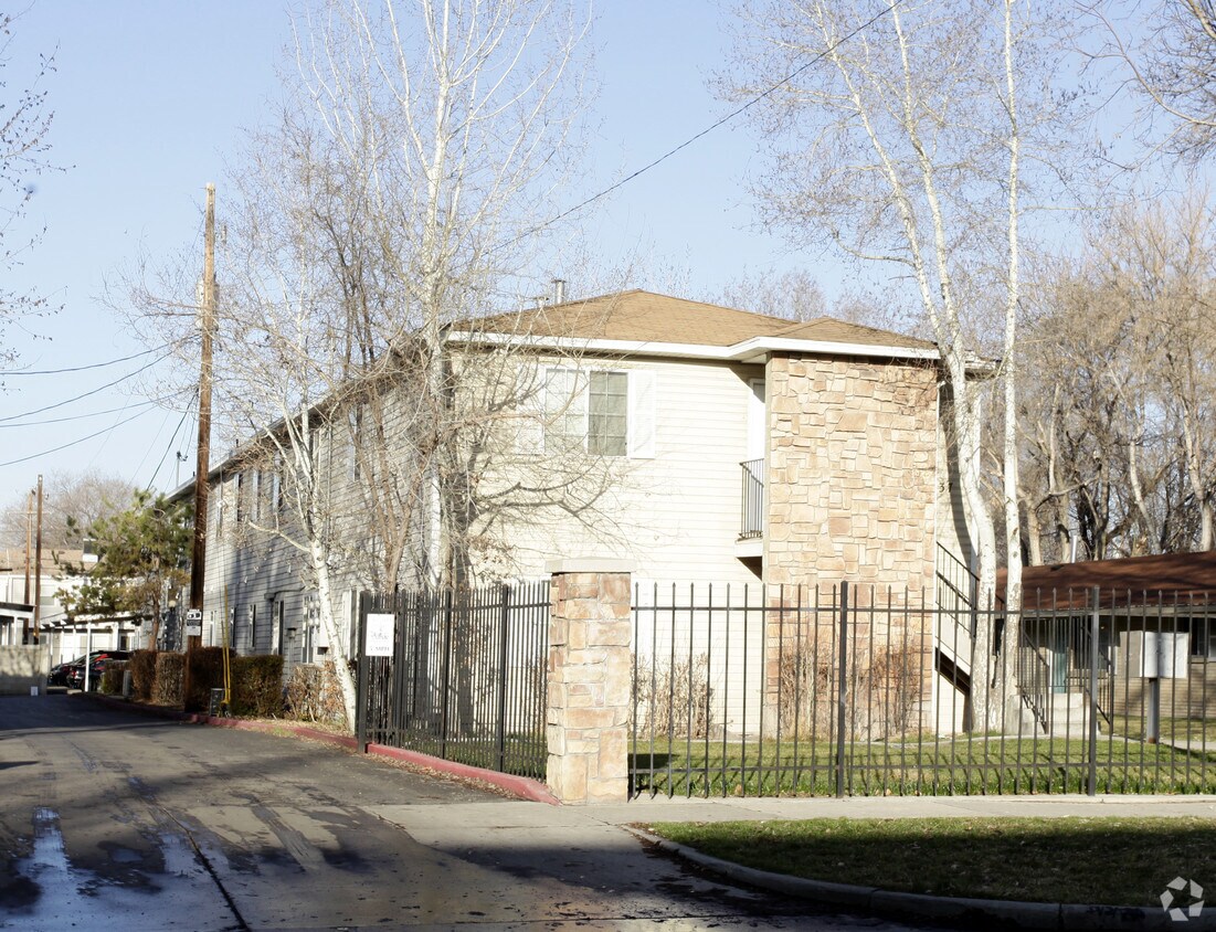 Foto del edificio - Country Oaks Apartments