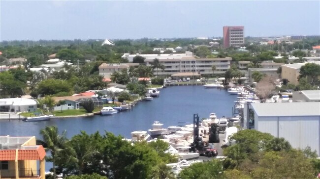 Foto del edificio - 777 S Federal Hwy