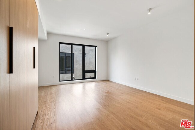 Foto del edificio - 10700 Tabor St