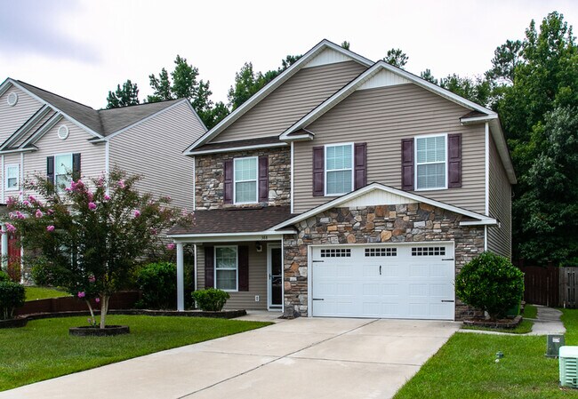 Foto del edificio - 388 Longfellows Ln