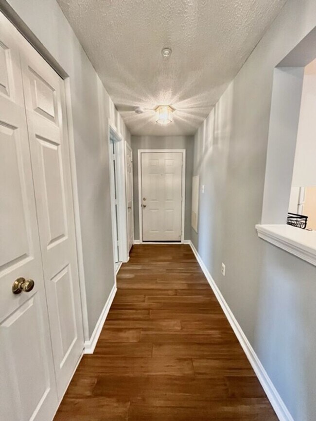 Foto del edificio - Beautiful 3 BR 2 BA condo in sought after Crown!