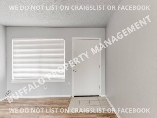 Building Photo - 2909 SW 65th Pl