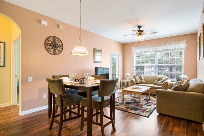 Foto del edificio - 8107 Coconut Pl