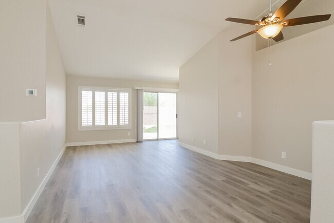Foto del edificio - 1067 Kennebunk Cir