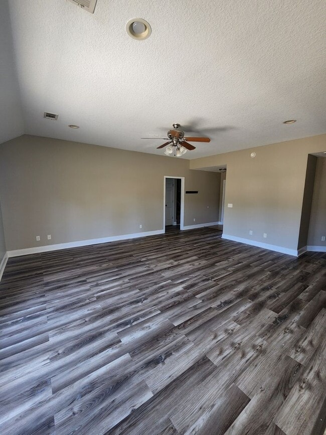 Foto del edificio - 114 Miller St NE