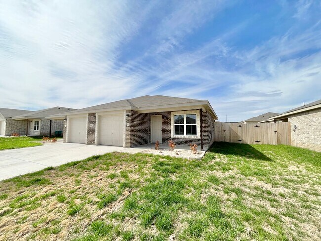 Foto del edificio - 1818 Clovis Dr