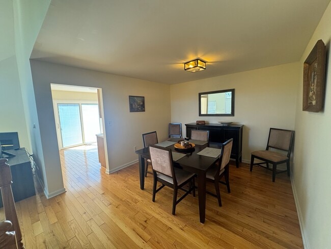 Building Photo - 86 Racquet Rd