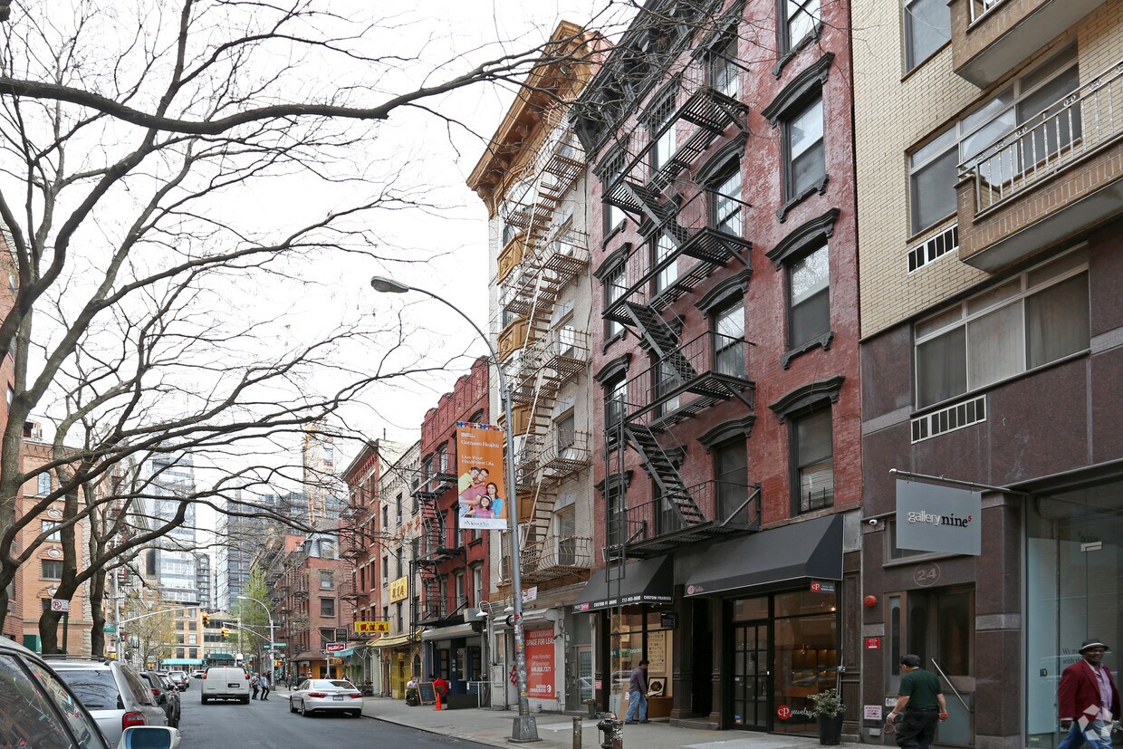 Building Photo - 20 Spring St
