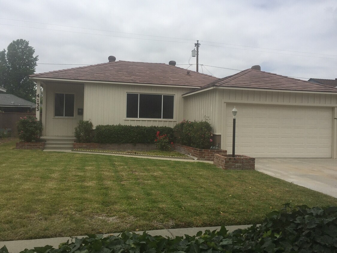 Foto principal - REDONE CUTE 2BED/1BATH HOUSE W/ REFURBISHE...