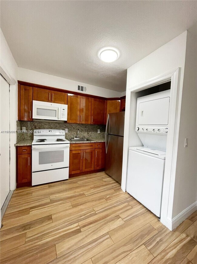 Foto del edificio - 210 NW 46th Ave