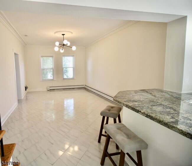 Foto del edificio - 238 Claremont Ave