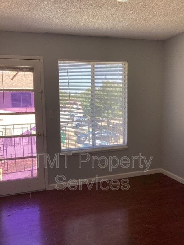 Building Photo - 8611 Acapulco Way