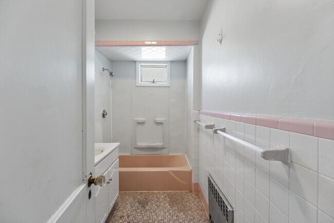 Foto del edificio - 198 Harris St