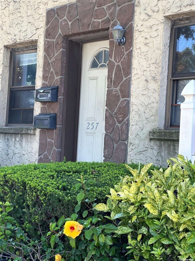 Primary Photo - 257-04 Hillside Ave.