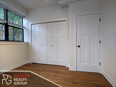 Building Photo - 2211 W Eastwood Ave