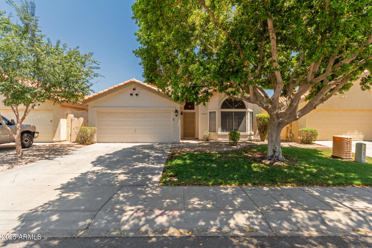 Foto principal - 3715 N Rosewood Ave