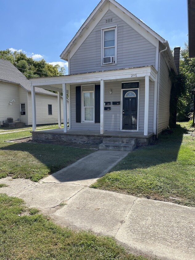 205 E College St, Crawfordsville, IN 47933 House Rental in