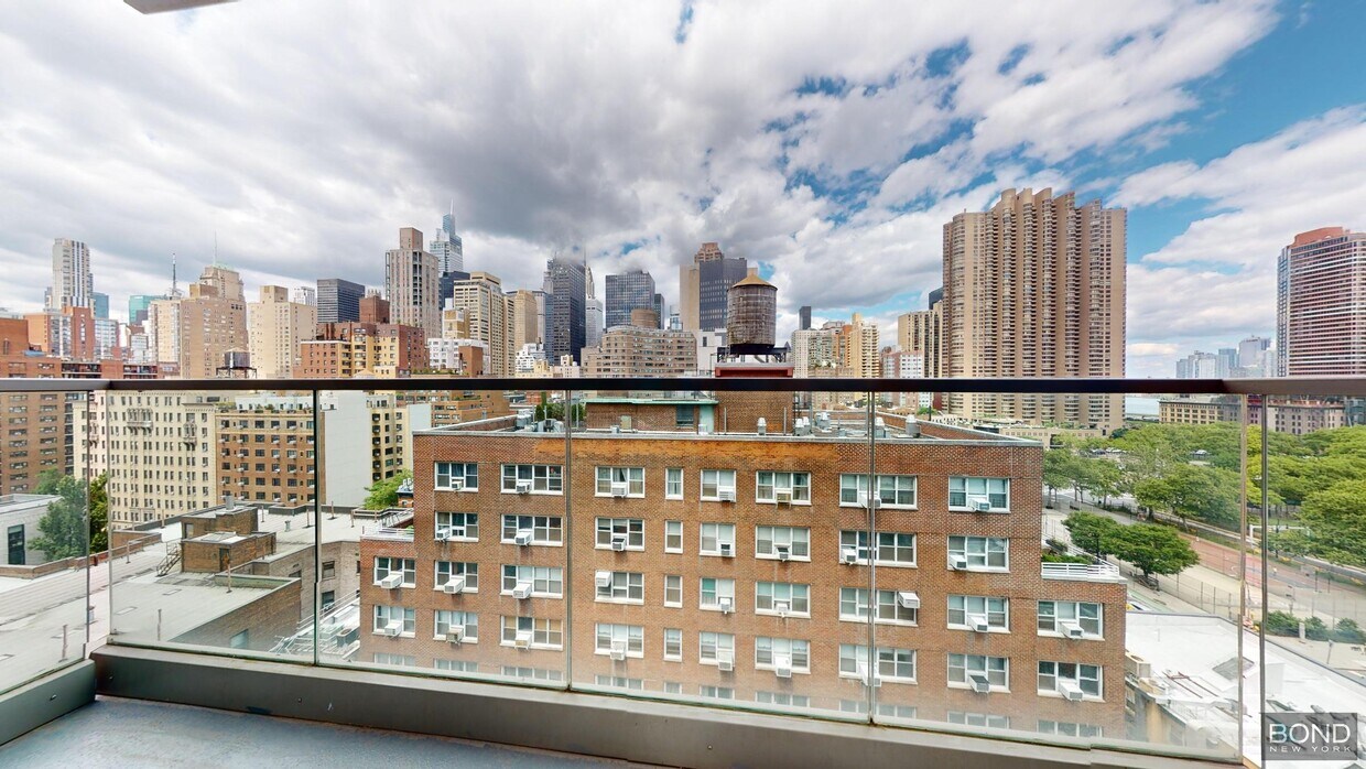 Foto principal - 237 E 34th St