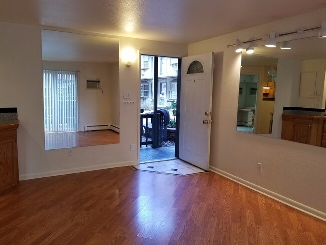 Photo - RENT SPECIAL & LEASE OPTIONS! Cat-friendly... Apartment