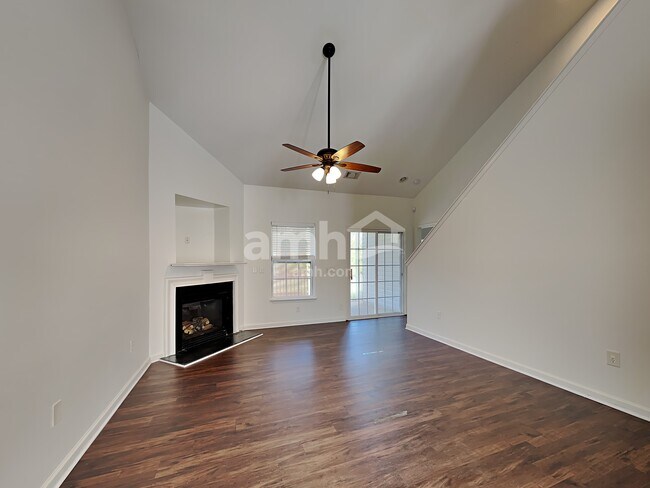 Building Photo - 127 Mercer Dr