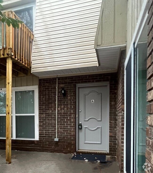 Building Photo - 9120 Woodpark Ln NW