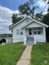 Building Photo - 3709 Maple St